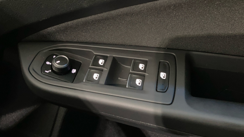 Volkswagen Golf 1.0 TSI Life 5dr Petrol Hatchback